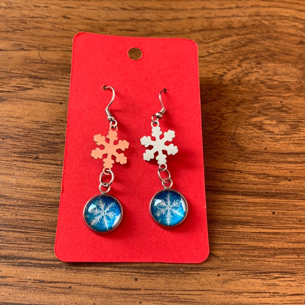 NWT Snowflake drop earrings